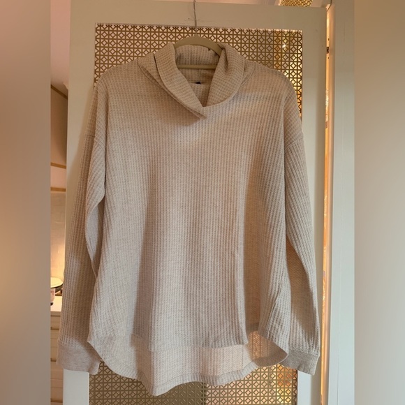 Splendid Tops - Splendid Waffle Weave Thermal Boat Neck Top in Oat! EUC! Size Large